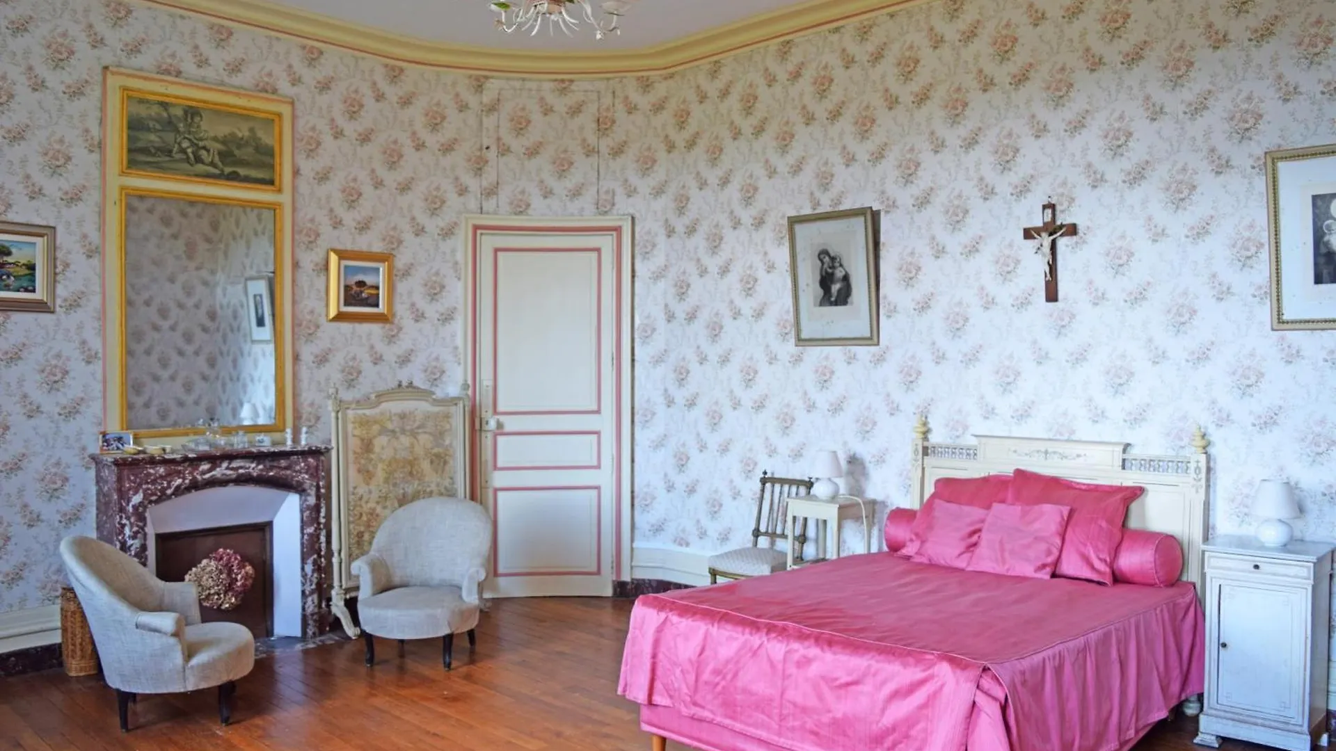 Chateau De La Luardaye Saint-Martin-sur-Oust